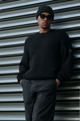 Maglione a girocollo con maglia a coste Domain - Nero