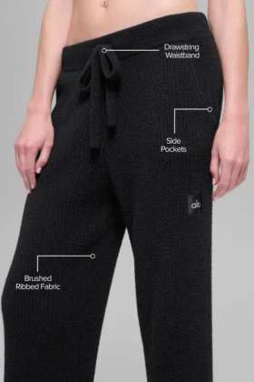 Maglione avvolgente e pantaloni a gamba larga High-Waist – Nero