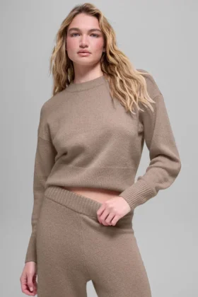 Maglione corto a girocollo New Class in lana e cashmere - Chai Latte