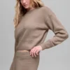 Maglione corto a girocollo New Class in lana e cashmere - Chai Latte
