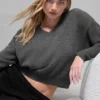 Maglione corto New Class in misto lana e cashmere con scollo a V - Grigio platino