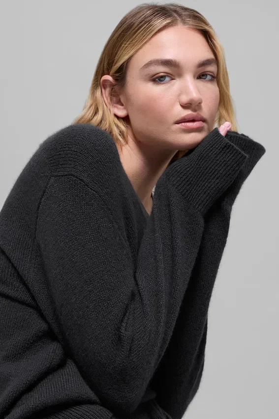 Maglione oversize New Class in misto lana e cashmere con scollo a V - Nero