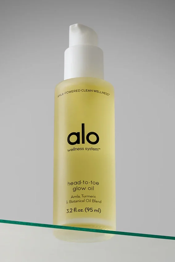 Olio illuminante dalla testa ai piedi