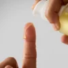 Olio illuminante dalla testa ai piedi