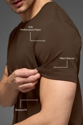 Pantaloncini a maniche corte con collo rotondo Conquer Reform – Espresso