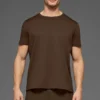 Pantaloncini a maniche corte con collo rotondo Conquer Reform - Espresso