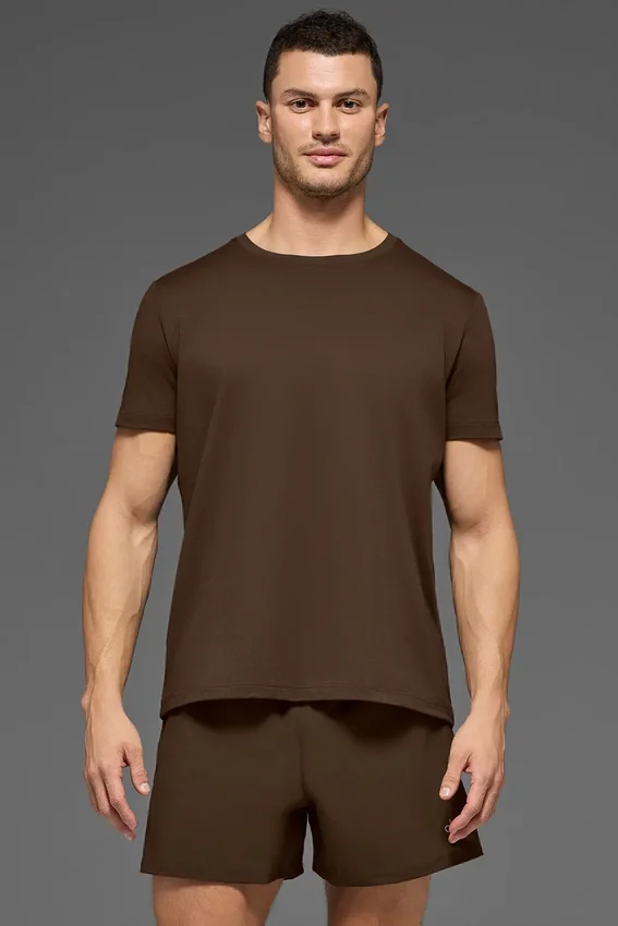Pantaloncini a maniche corte con collo rotondo Conquer Reform - Espresso