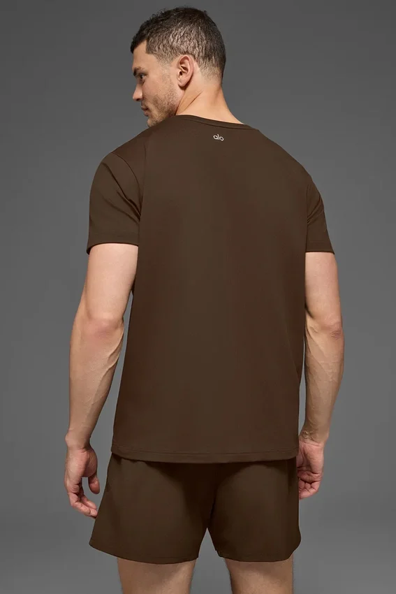 Pantaloncini a maniche corte con collo rotondo Conquer Reform - Espresso