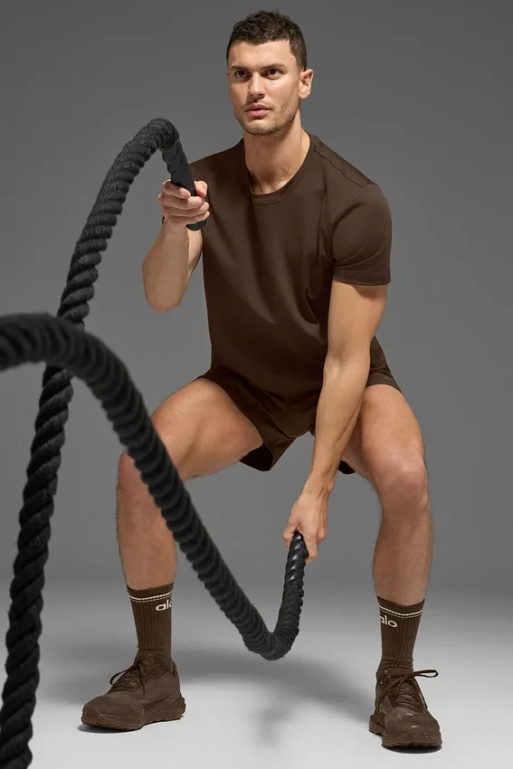 Pantaloncini a maniche corte con collo rotondo Conquer Reform - Espresso