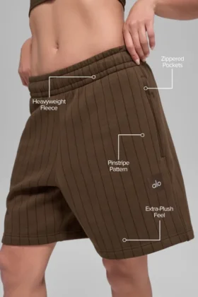 Pantaloncini a righe sottili da 7″ – Righe sottili color espresso