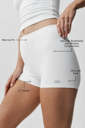 Pantaloncini a vita media Alo Softsculpt da 2″ – Bianco