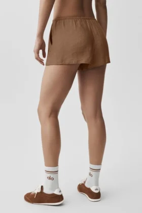 Pantaloncini a vita media semi-trasparenti Golden Hour – Marrone baciato dal sole