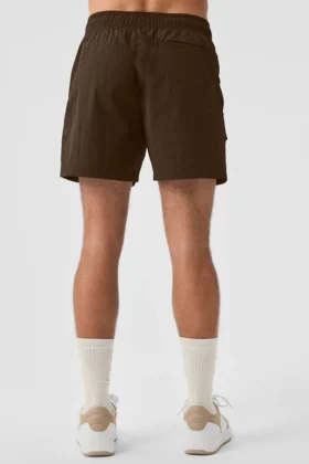 Pantaloncini cargo da escursione in nylon stropicciato da 7″ – Espresso