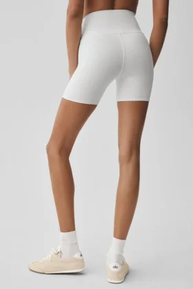 Pantaloncini da ciclista High-Waist Airbrush da 5″ – Bianco