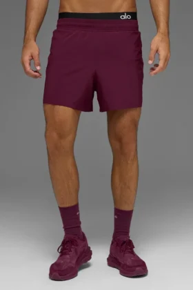 Pantaloncini da corsa Adapt da 5″ – Borgogna