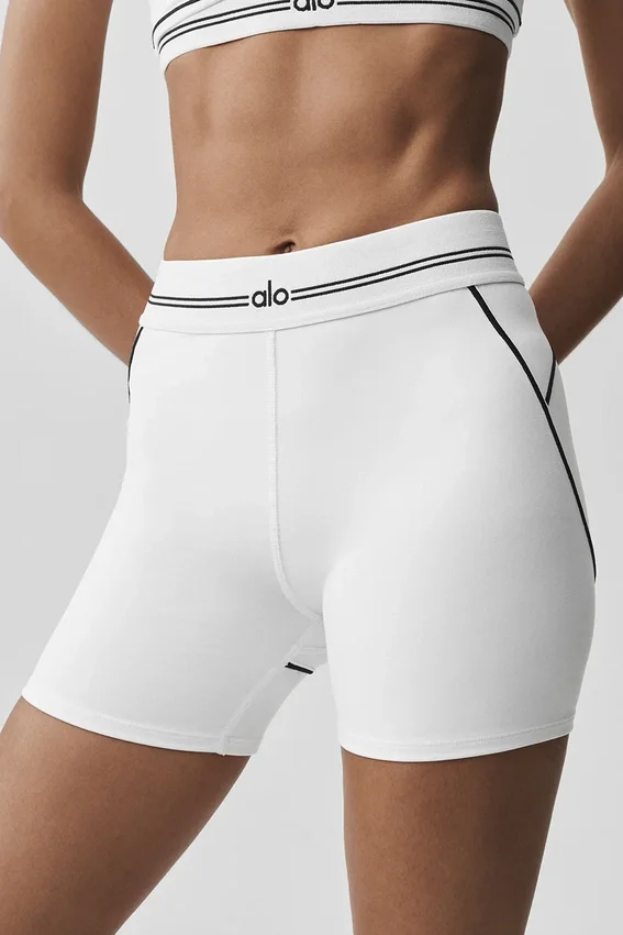Pantaloncini High-Waist Airbrush "Heart Throb" da 4" - Bianco/Nero