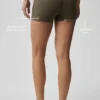 Pantaloncini High-Waist Alo Softsculpt da 3" - Verde olivo