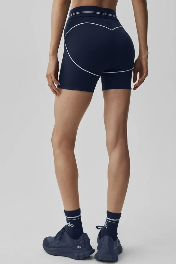 Pantaloncini High-Waist Heart Throb Airbrush da 4" - Blu navy/Bianco