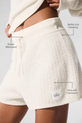 Pantaloncini High-Waist in cashmere con trama a nido d’ape morbida – Avorio