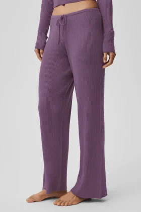 Pantaloni a gamba larga Unwind in maglione, vita media – Plum Kiss