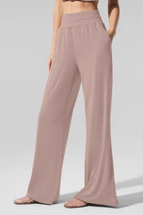Pantaloni a zampa delicati e semi-trasparenti per il tempo libero – Taupe
