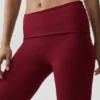 Pantaloni capri a vita bassa con orlo ripiegato Alo Softsculpt - Rosso Summer Romance