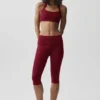 Pantaloni capri a vita bassa con orlo ripiegato Alo Softsculpt - Rosso Summer Romance