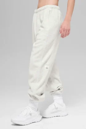 Pantaloni da jogging Retreat High-Waist in pile polare - Grigio melange bianco