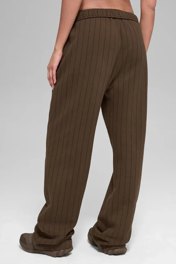 Pantaloni della tuta a gamba dritta con righe sottili - Righe sottili color espresso