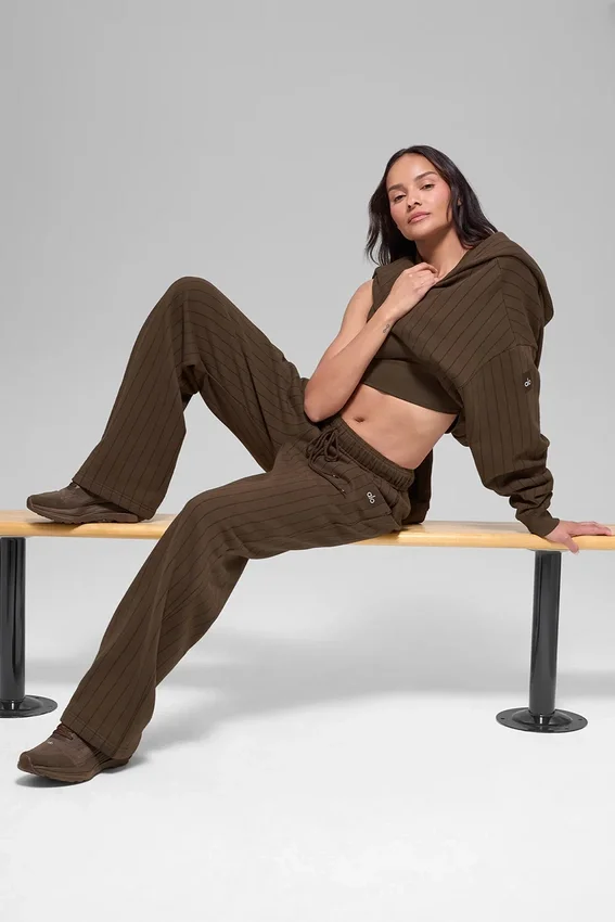 Pantaloni della tuta a gamba dritta con righe sottili - Righe sottili color espresso