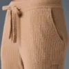 Pantaloni High-Waist e gamba larga "Snuggle Up" - Colore Mandorla Tostata