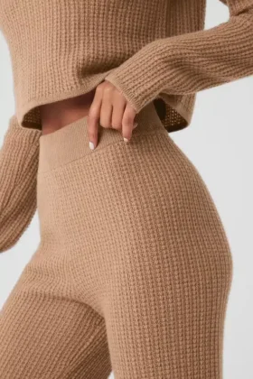 Pantaloni High-Waist in cashmere con trama a nido d’ape – Mandorla tostata