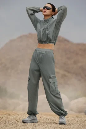 Pantaloni jogger a gamba larga Sheer Game Time - Grigio lunare
