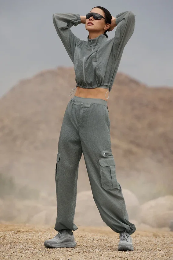 Pantaloni jogger a gamba larga Sheer Game Time - Grigio lunare
