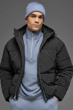 Piumino da palcoscenico con cappuccio in nylon stropicciato - Nero